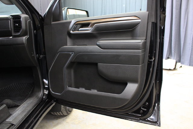 Used 2023 Chevrolet Silverado 1500 RST w/ Z71 Off-Road Package AWD/4WD image 56