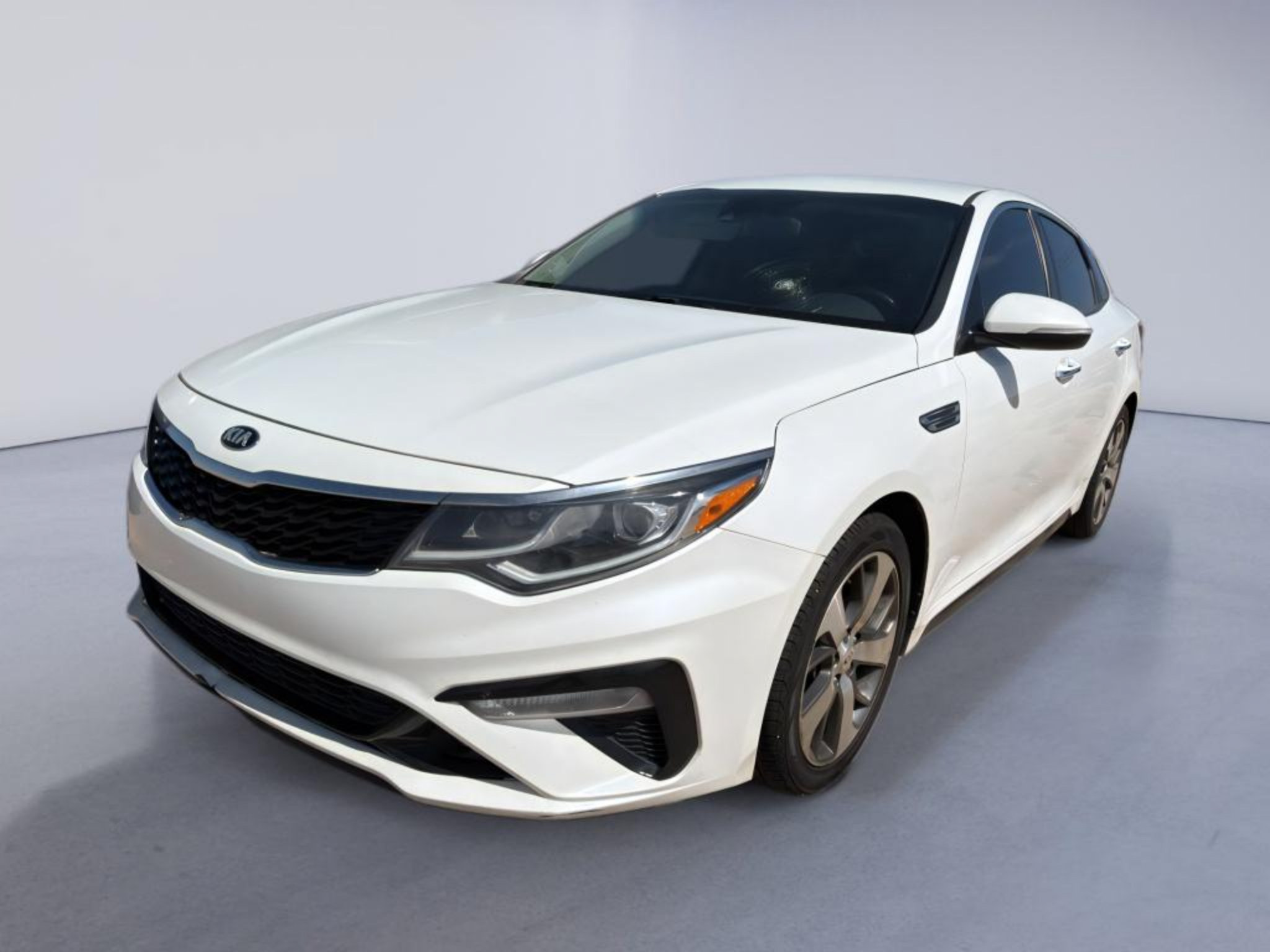 Used 2020 Kia Optima S FWD image 1