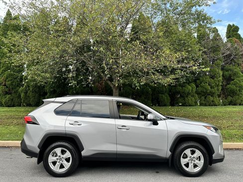 Used 2020 Toyota RAV4 XLE w/ Convenience Package AWD/4WD image 31