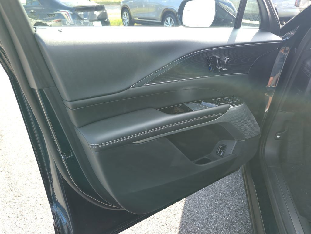Used 2024 Cadillac Lyriq Sport RWD image 17