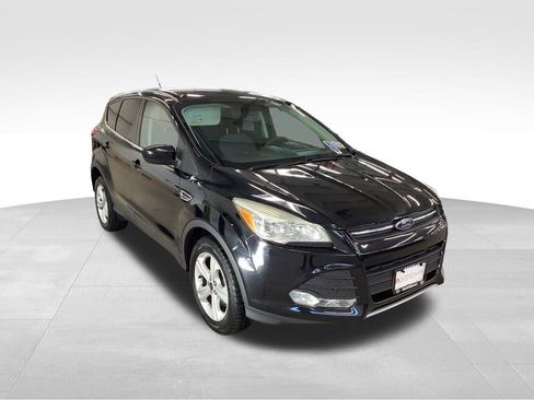 Used 2016 Ford Escape SE w/ SE Cold Weather Package AWD/4WD image 4