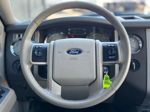Used 2011 Ford Expedition EL XLT image 21