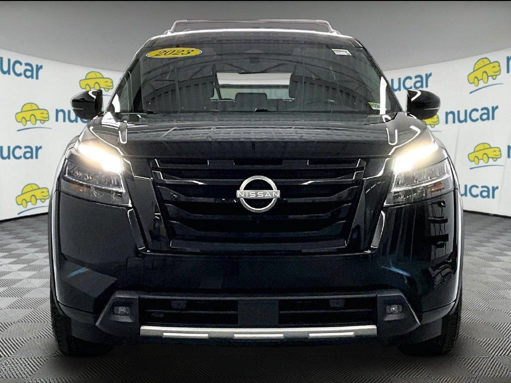Used 2023 Nissan Pathfinder SL w/ Lighting Package (N92) AWD/4WD image 2