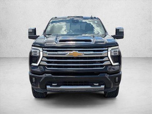 Used 2024 Chevrolet Silverado 2500 High Country AWD/4WD image 2