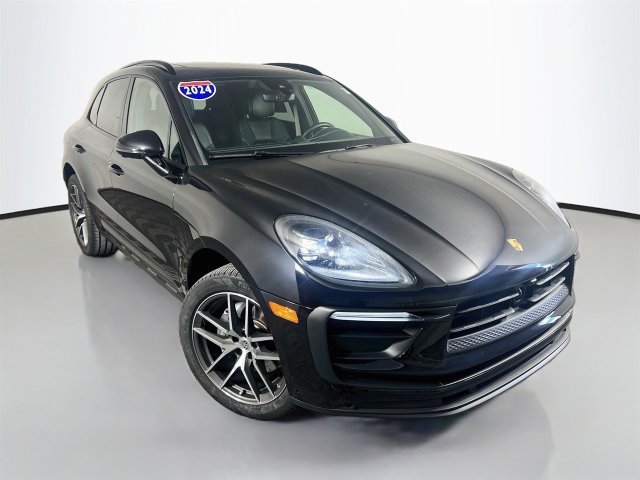Used 2024 Porsche Macan AWD/4WD image 2