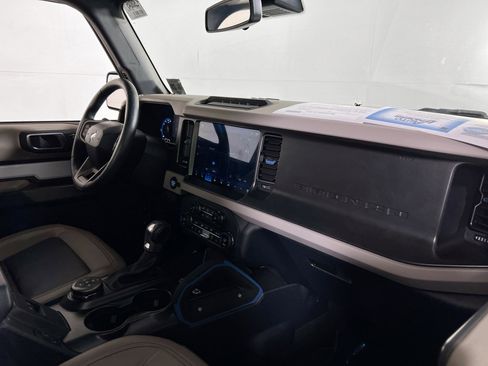 Used 2023 Ford Bronco Wildtrak image 28