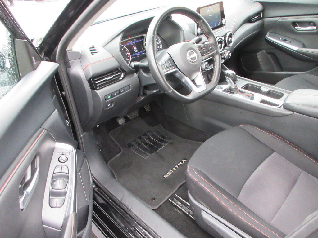 Used 2025 Nissan Sentra SR FWD image 12