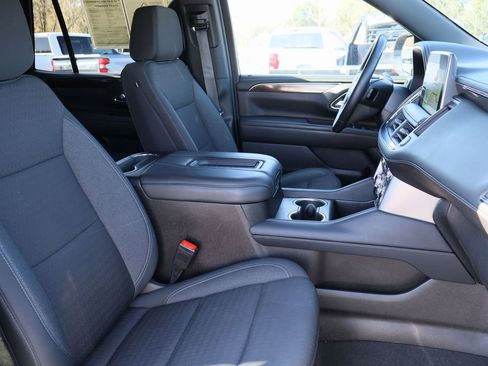 Used 2023 GMC Yukon SLE image 28