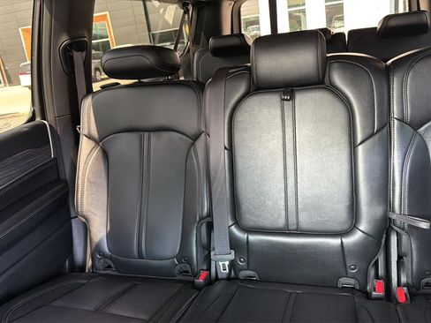 Used 2024 Jeep Wagoneer L Series II w/ Flexible Seating Group AWD/4WD image 18