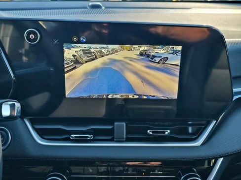 New 2026 Chevrolet Equinox LT w/ Convenience Package II FWD image 20