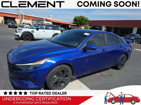 Used 2023 Hyundai Elantra SEL w/ Preferred Accessory Package FWD image 1