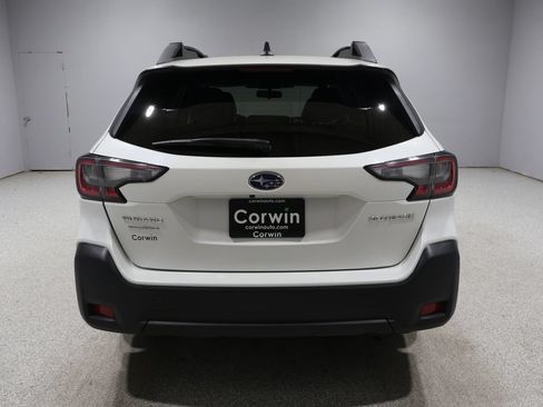 Used 2024 Subaru Outback Premium AWD/4WD image 3