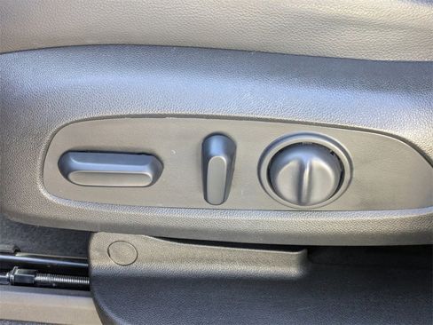 Used 2020 Chevrolet Traverse LT w/ LT Premium Package image 20