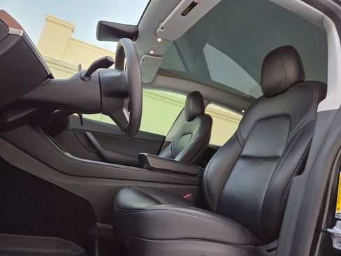 Used 2021 Tesla Model Y Long Range image 17