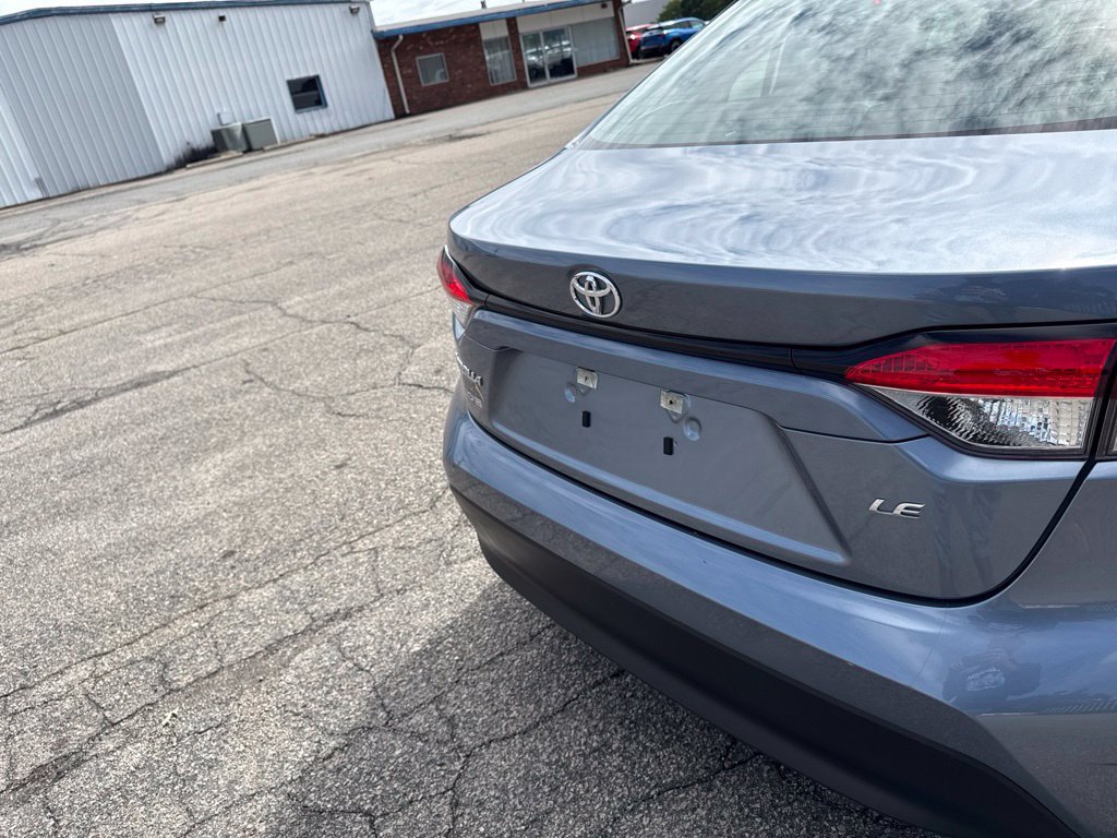 Used 2025 Toyota Corolla LE w/ Convenience Package FWD image 29