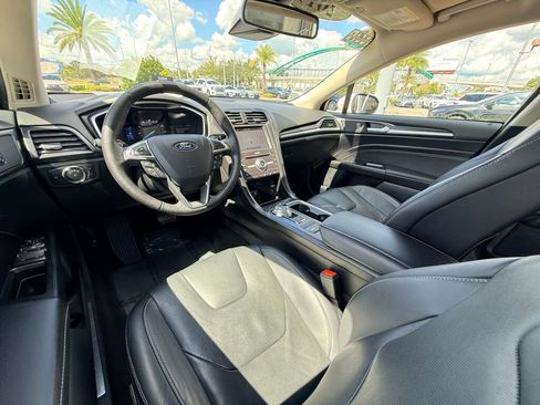 Used 2019 Ford Fusion Titanium image 21