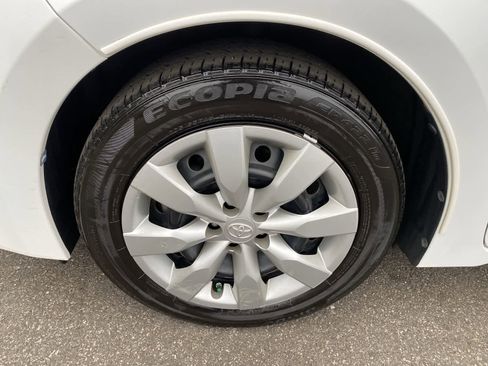 Used 2015 Toyota Corolla LE image 17