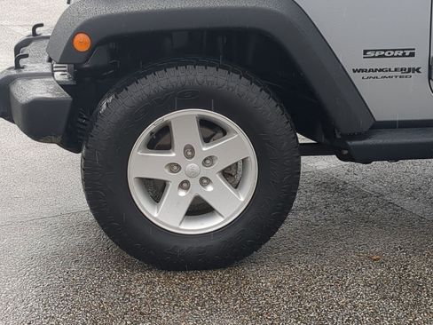 Used 2018 Jeep Wrangler Unlimited Sport S image 10