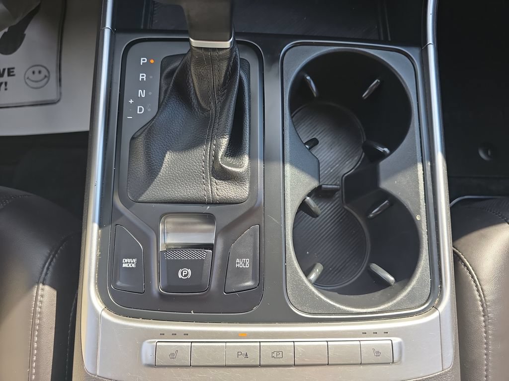 Used 2025 Kia Carnival FWD image 33