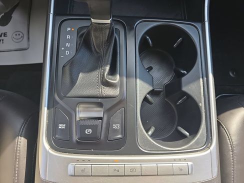 Used 2025 Kia Carnival FWD image 33