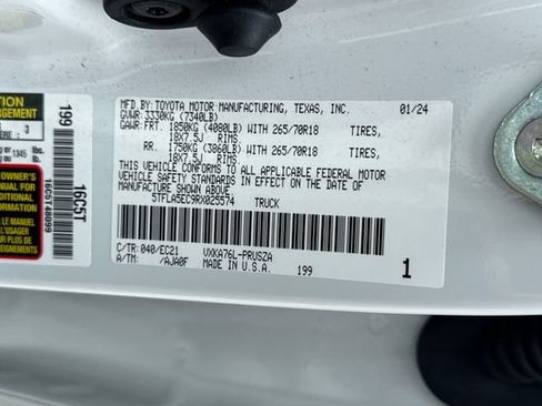 Used 2024 Toyota Tundra SR5 w/ SR5 Premium Package AWD/4WD image 18
