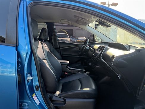 Used 2021 Toyota Prius XLE FWD image 9