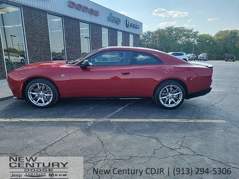 Used 2026 Dodge Charger Scat Pack AWD/4WD image 2