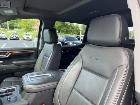 Used 2022 GMC Sierra 1500 Denali AWD/4WD image 9