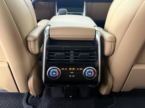 Used 2026 Land Rover Range Rover SE AWD/4WD image 22