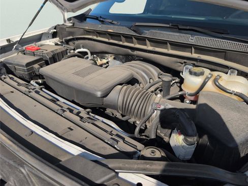 Used 2025 Chevrolet Suburban Z71 AWD/4WD image 10