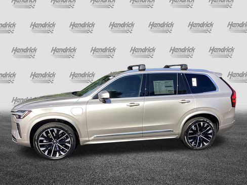 Used 2026 Volvo XC90 T8 Plus w/ Protection Package Premier image 6