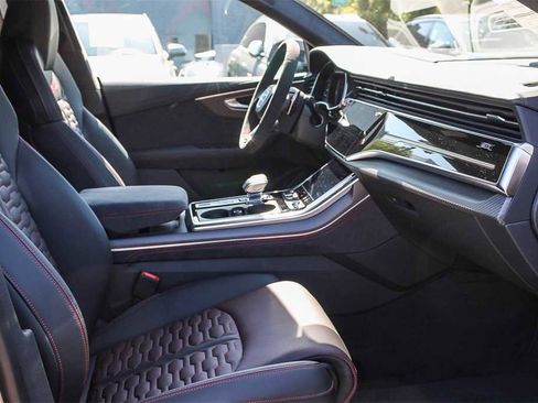 New 2025 Audi RS Q8 performance image 19