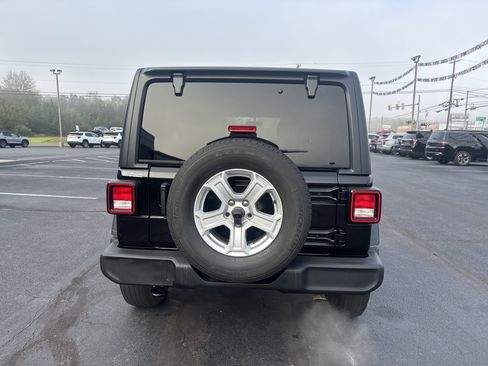 Used 2021 Jeep Wrangler Unlimited Sport image 4
