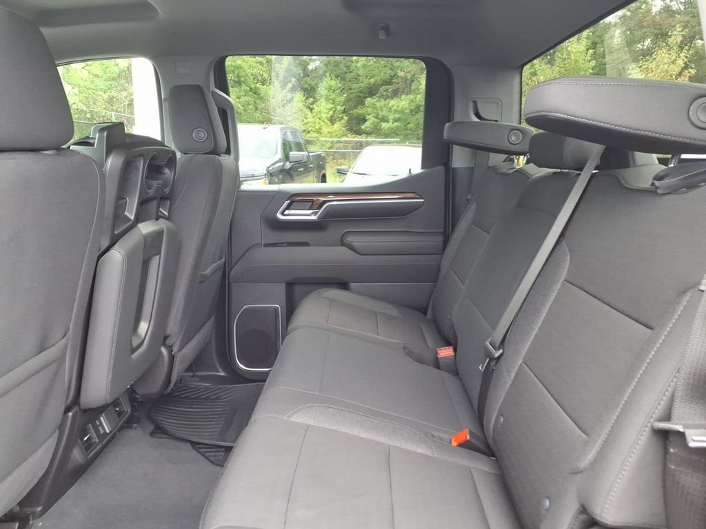 Certified 2025 Chevrolet Silverado 1500 LT AWD/4WD image 16
