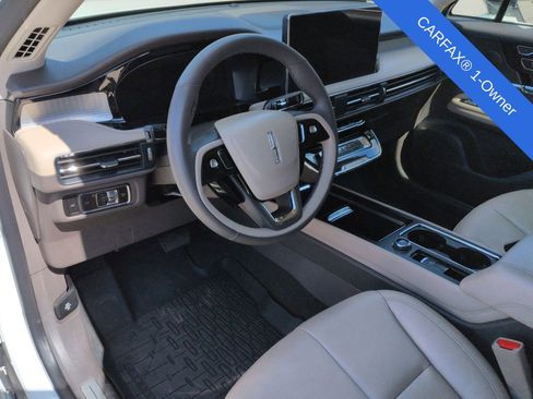 Used 2023 Lincoln Corsair AWD image 2