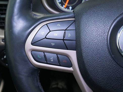 Used 2018 Jeep Cherokee Limited AWD/4WD image 34