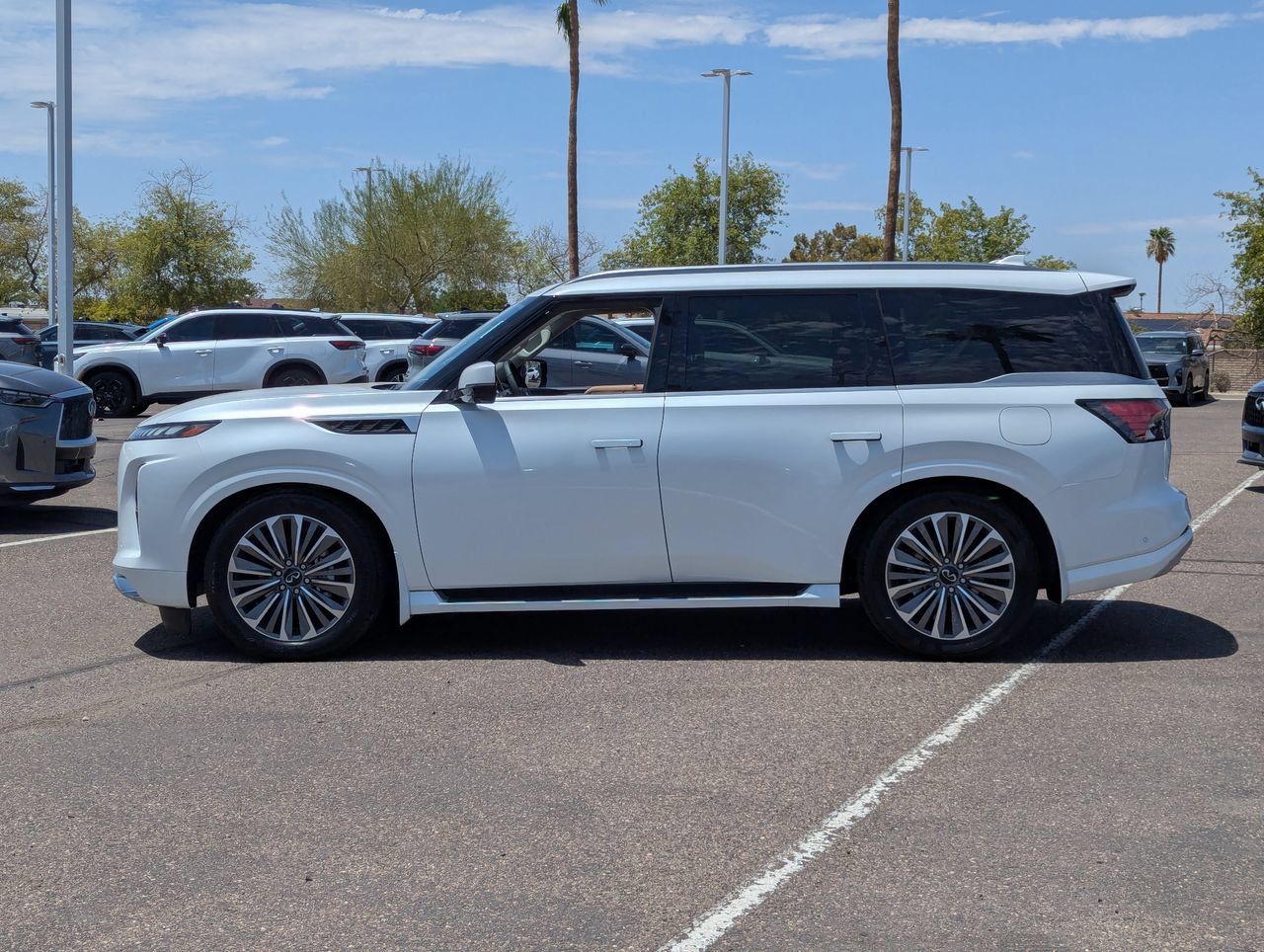 New 2027 INFINITI QX80 Luxe w/ Cargo Package RWD image 2