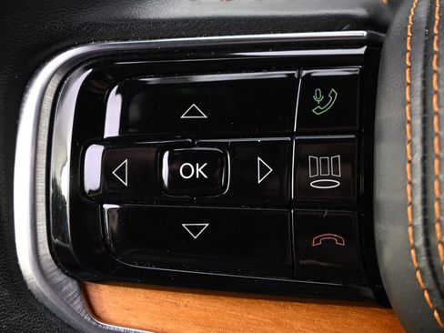 Used 2022 Jeep Grand Wagoneer Series III w/ Rear Seat Video Group 1 AWD/4WD image 34
