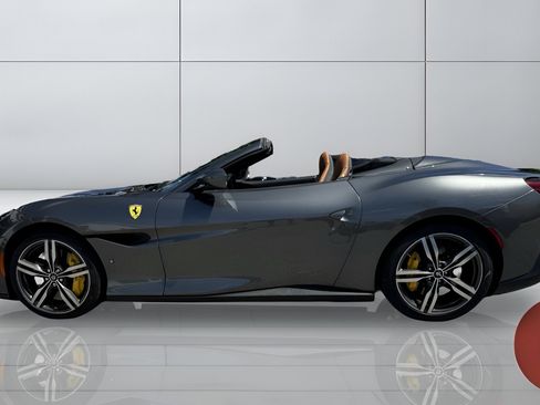 Used 2019 Ferrari Portofino RWD image 3