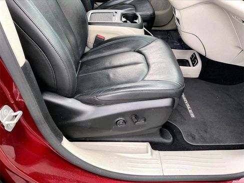 Used 2021 Chrysler Pacifica Touring-L w/ Premium & Safety Sphere Group image 35