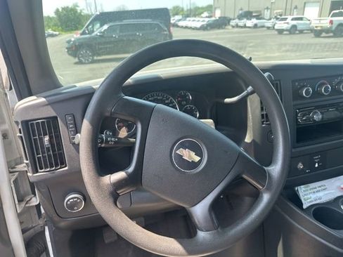 Used 2008 Chevrolet Express 3500 image 2