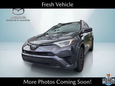 Used 2017 Toyota RAV4 LE AWD/4WD image 1