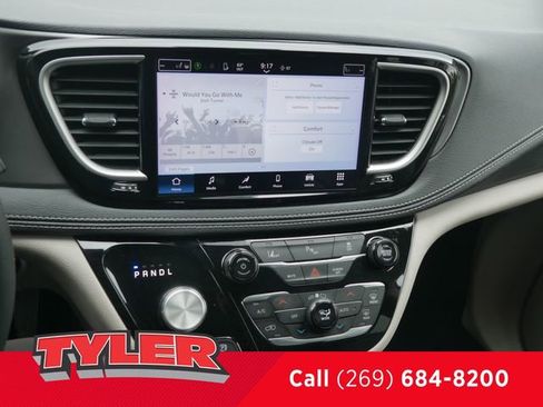 Used 2023 Chrysler Pacifica Touring-L FWD image 52