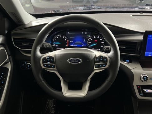 Used 2023 Ford Explorer XLT w/ Equipment Group 202A image 16