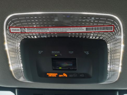Certified 2025 Toyota Prius LE AWD/4WD image 29