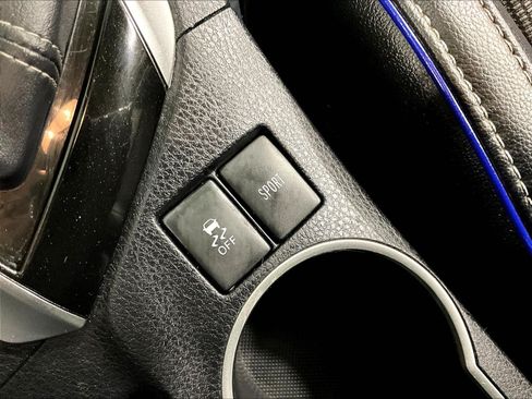 Used 2017 Toyota Corolla SE w/ Carpet Mat Package (TMS) FWD image 36