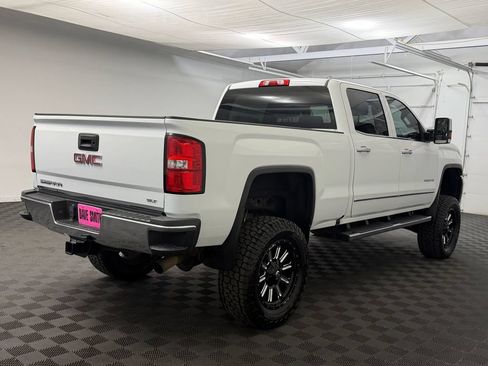 Used 2019 GMC Sierra 2500 SLT w/ Suspension Package, Off-Road AWD/4WD image 8