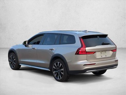 Used 2024 Volvo V60 B5 Cross Country Ultimate w/ Protection Package Premier AWD/4WD image 7