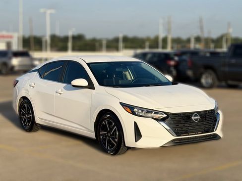 Used 2024 Nissan Sentra SV FWD image 5