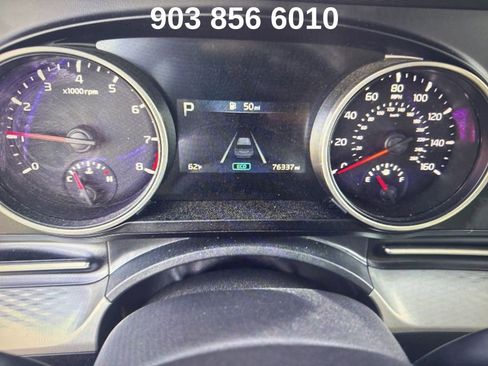 Used 2023 Kia Carnival LX image 4